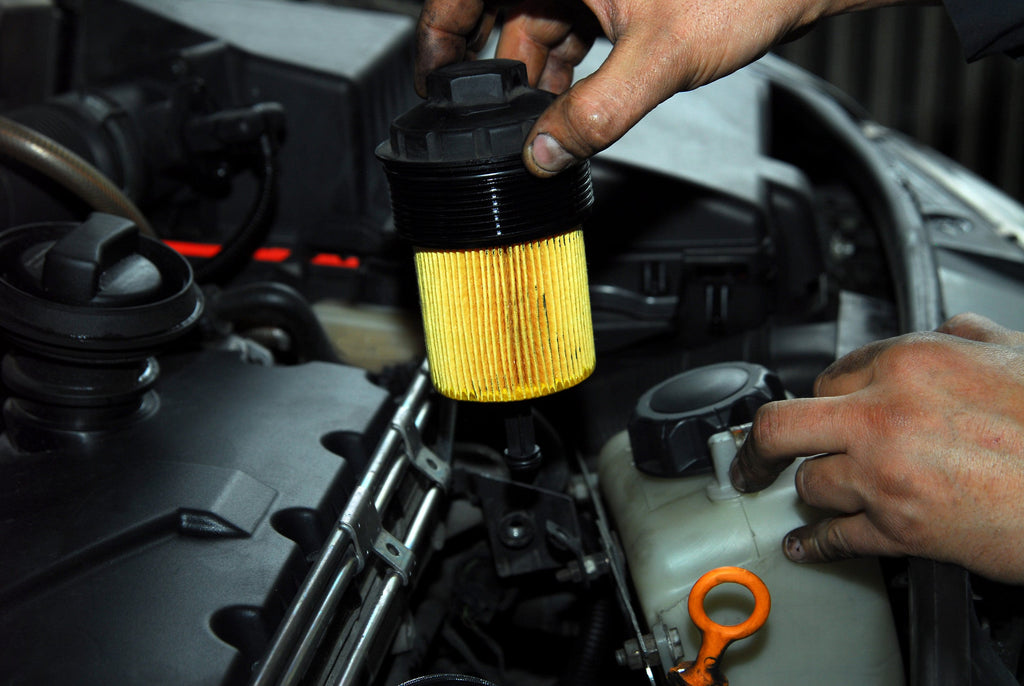 How to install an oil filter on a Maserati