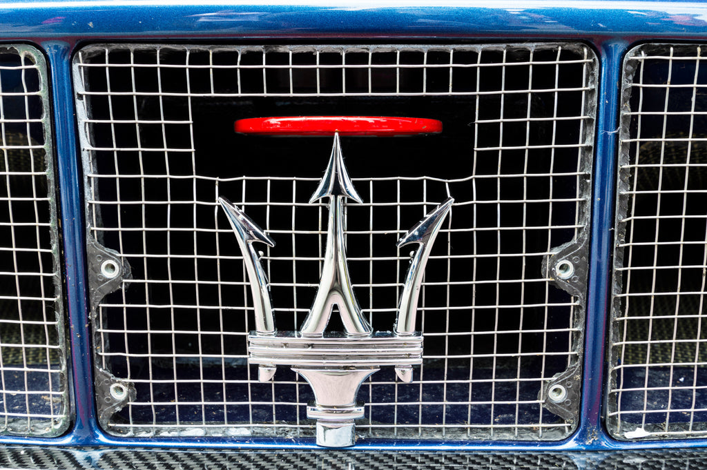 How to install a grill on a Maserati